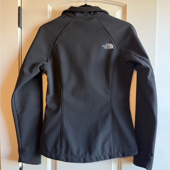 The North Face Women's Black Softshell Jacket - Picture 2 of 3